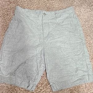 Roundtree & Yorke men's flat front palm print shorts